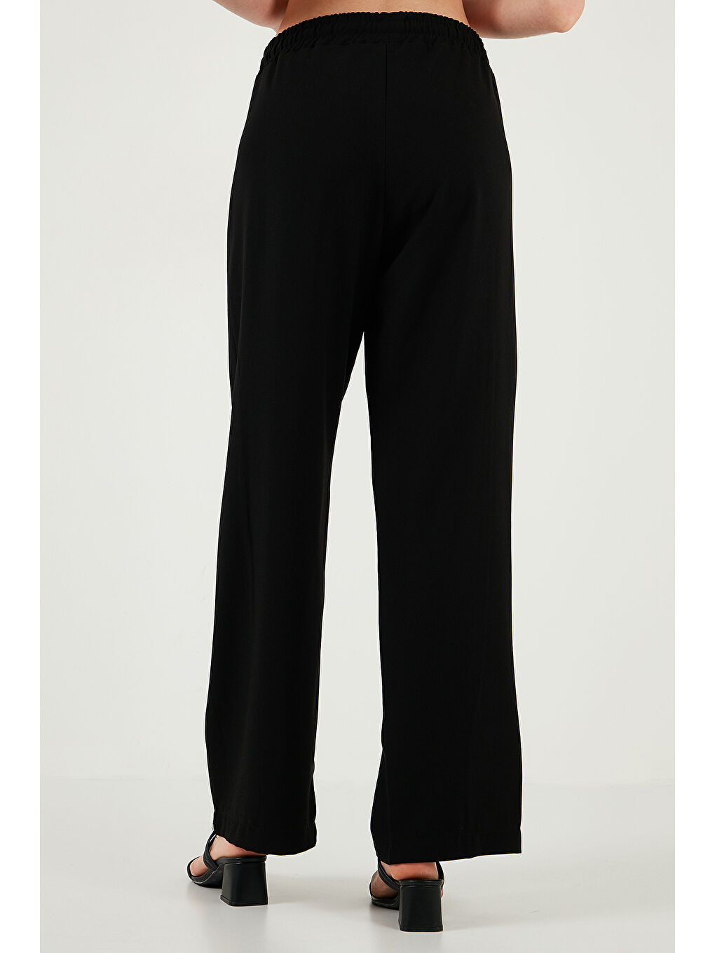 Siyah Eşofman Çimalı Regular Fit Normal Bel Geniş Paça Kadın Eşofman Altı 5866260-6