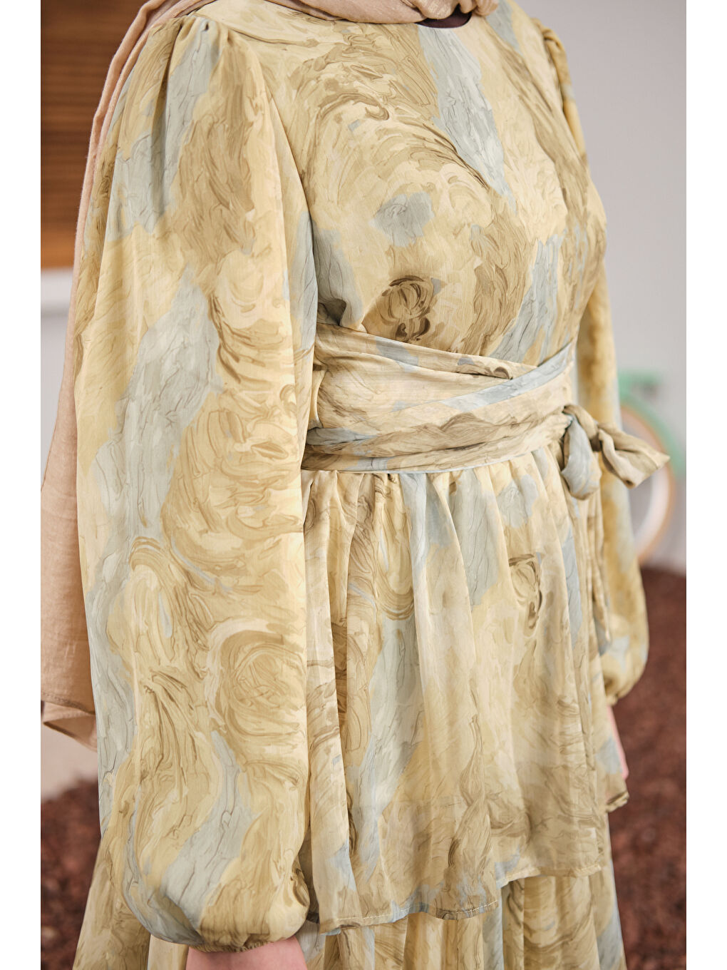 Kadın Kat Kat Detay Kuşaklı Astarlı Şifon Elbise Sarı-4