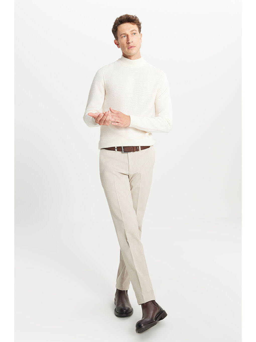 Erkek Ekru Standart Fit Normal Kesim Yarım Balıkçı Yaka Jakarlı Triko Kazak-1