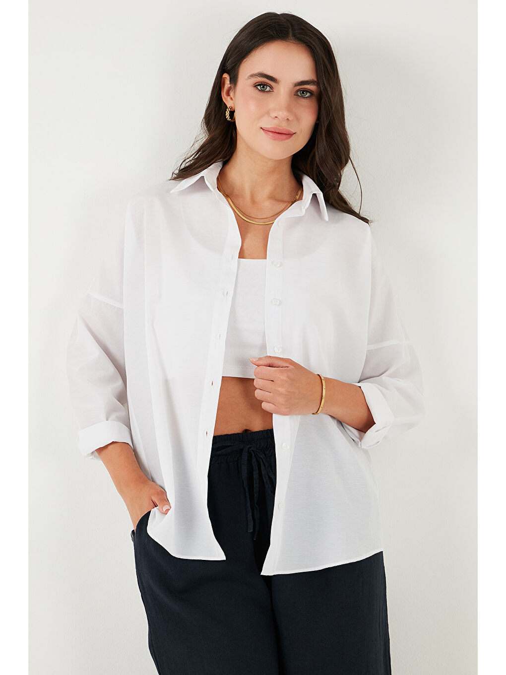 Beyaz Pamuk Karışımlı Regular Fit Kadın Gömlek 6772418-1