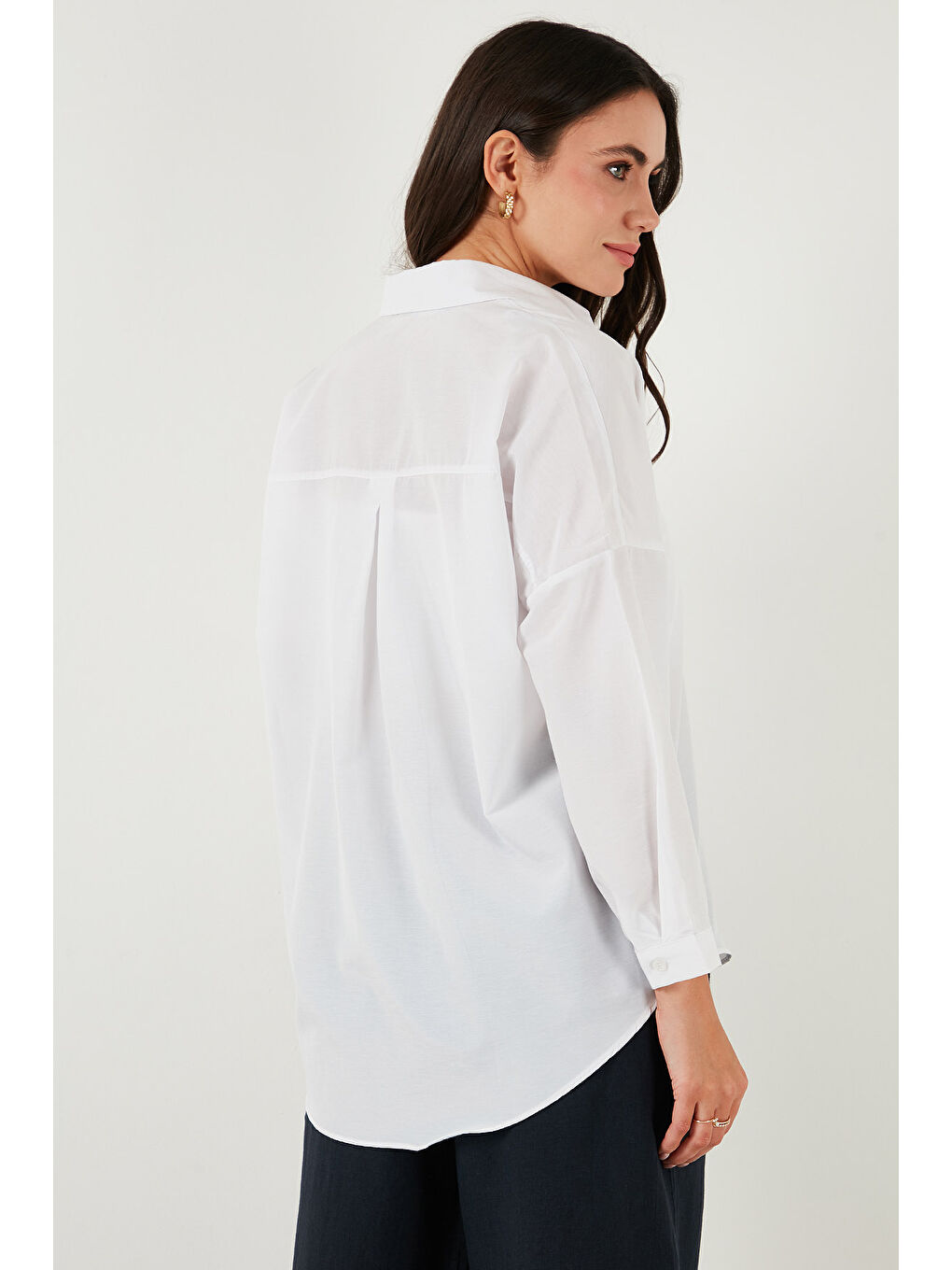Beyaz Pamuk Karışımlı Regular Fit Kadın Gömlek 6772418-6