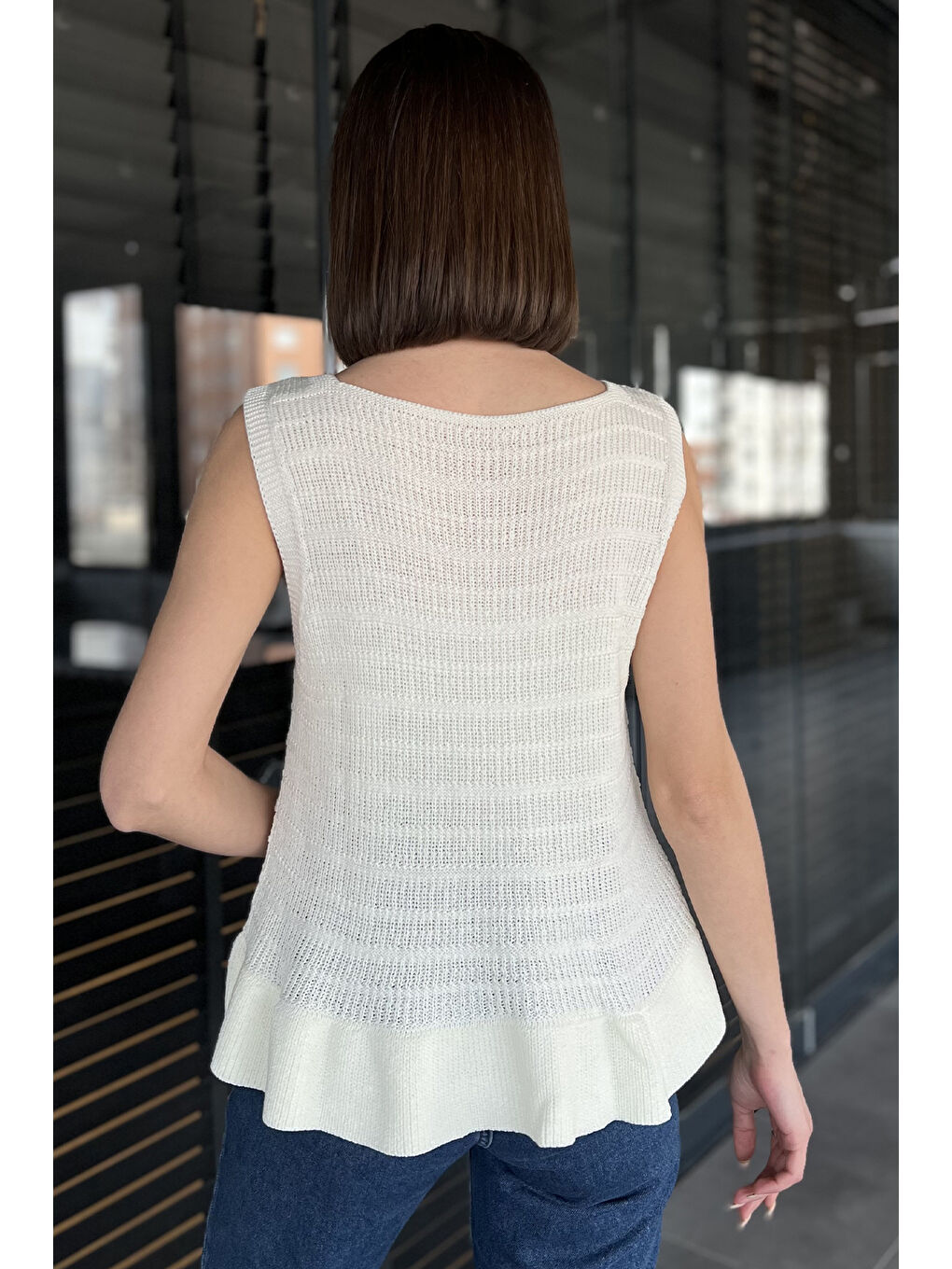 Ekru Kadın Ön Bağlamalı Fırfır Detaylı Triko Yelek-2