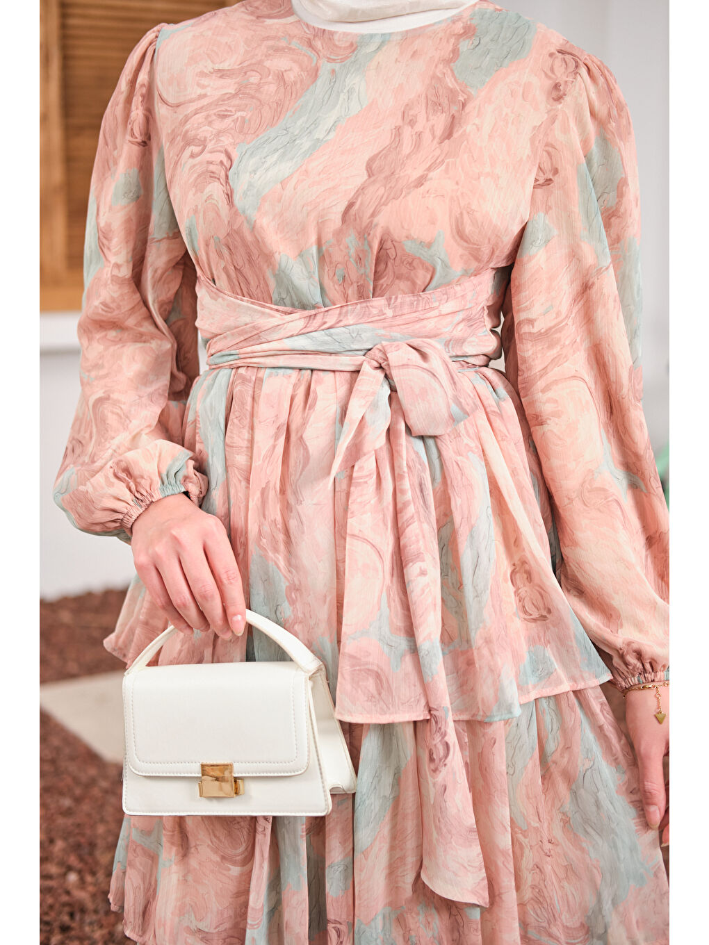 Pembe Kadın Kat Kat Detay Kuşaklı Astarlı Şifon Elbise Pudra-3