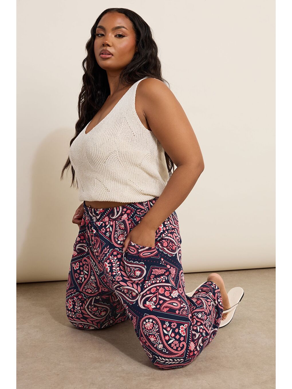 Mor Büyük Beden Cepli Beli Paçası Lastikli Etnik Desenli Pantolon 310144-1