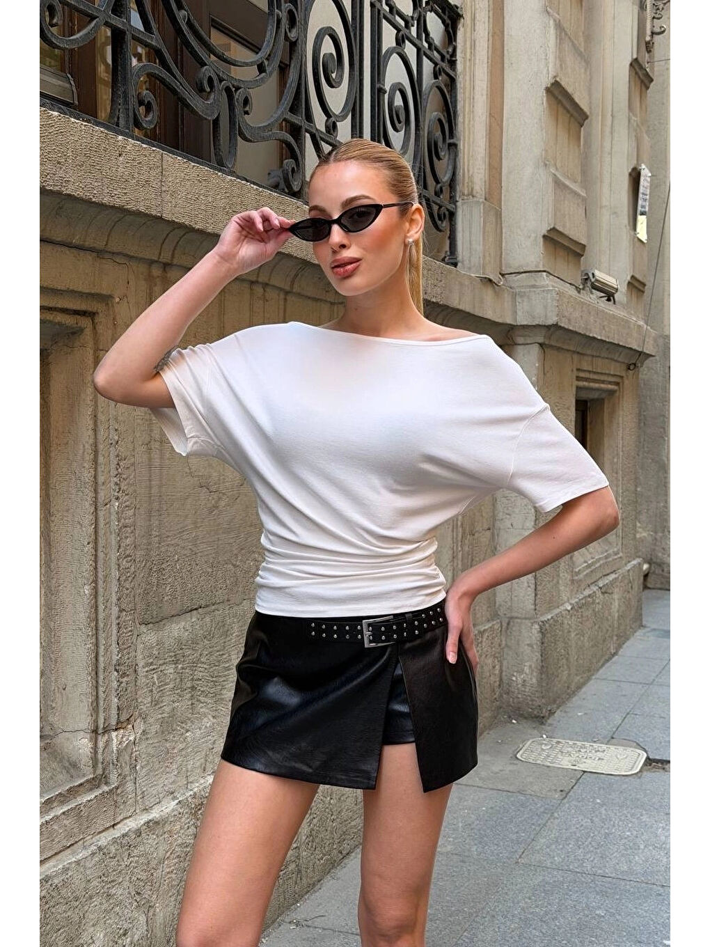 Kadın Beyaz Asimetrik Bluz 412-5