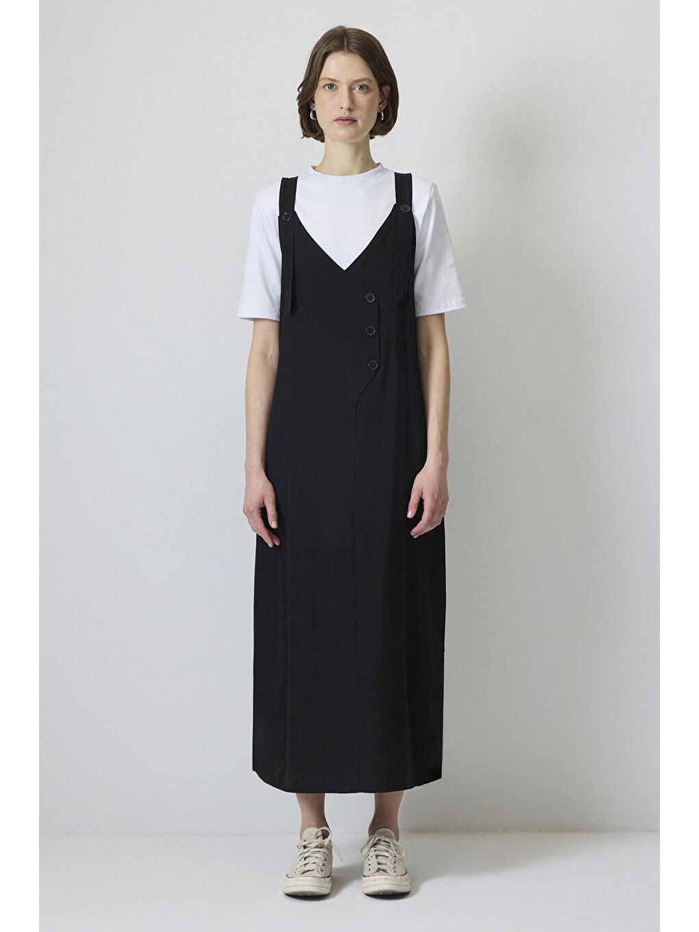 Siyah Düğme Detaylı Jile