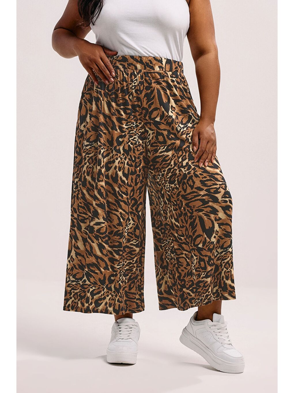 Kahverengi Büyük Beden Beli Lastikli Bol Paça Leopar Desenli Cepli Pantolon 304271-1