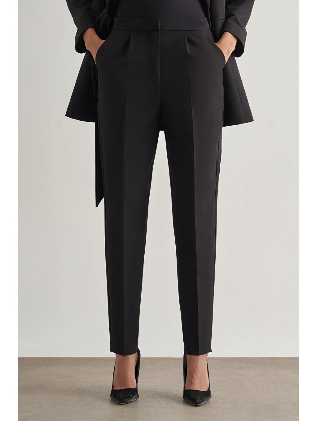 Tek Pile Siyah Krep Klasik Pantolon