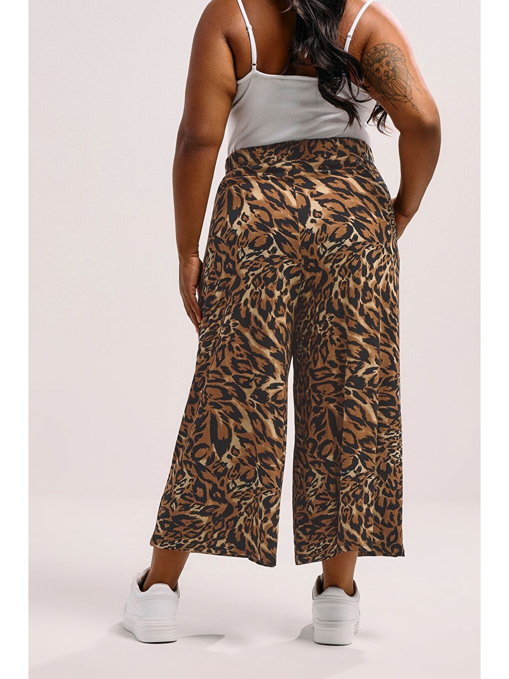 Kahverengi Büyük Beden Beli Lastikli Bol Paça Leopar Desenli Cepli Pantolon 304271-4