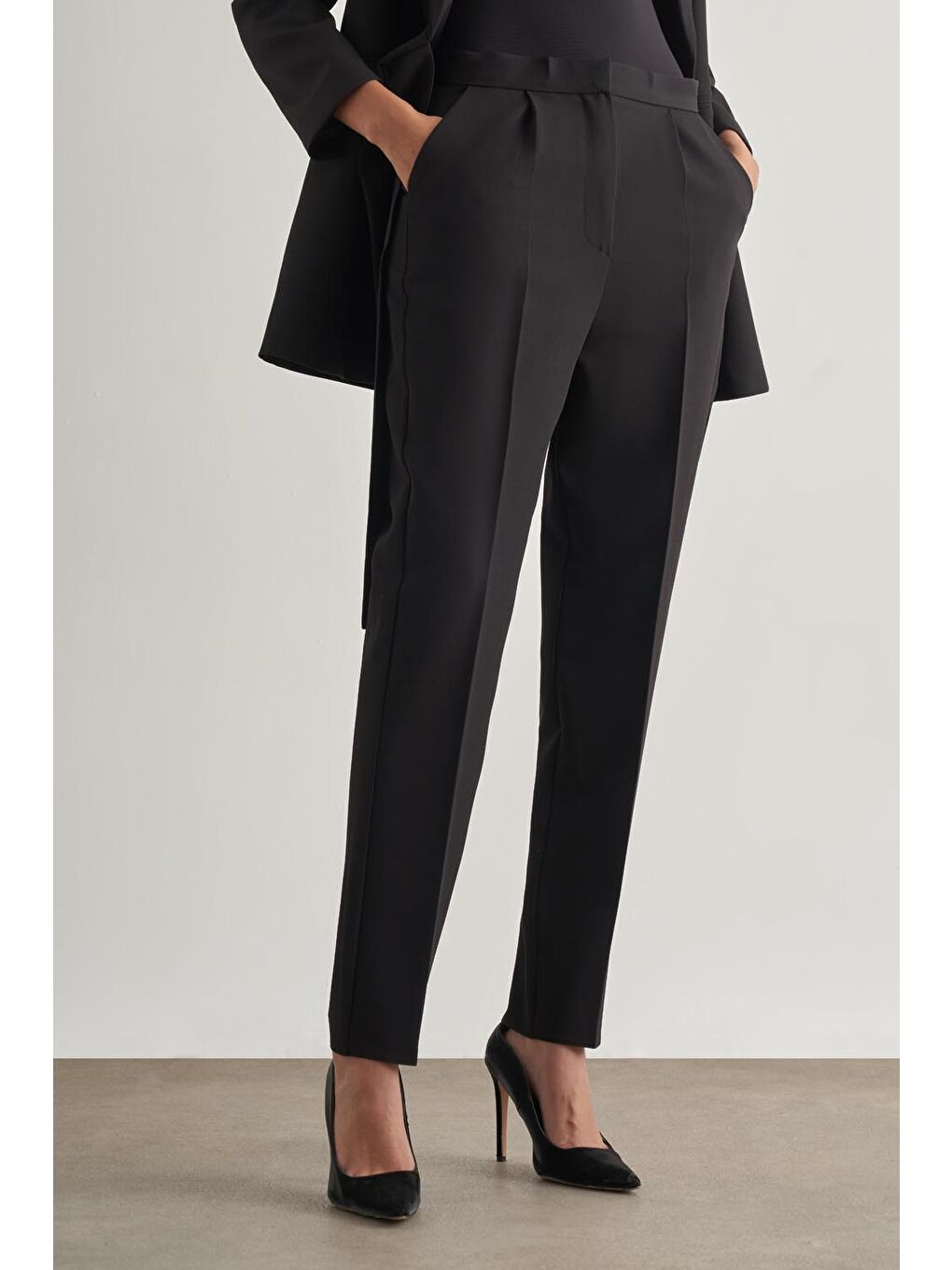 Tek Pile Siyah Krep Klasik Pantolon-1