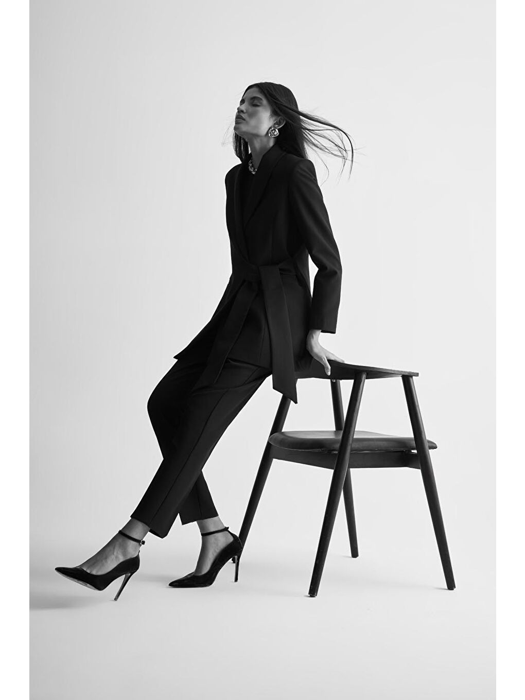 Tek Pile Siyah Krep Klasik Pantolon-2