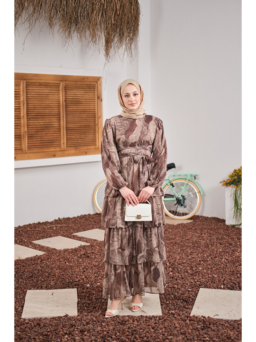 Kadın Kat Kat Detay Kuşaklı Astarlı Şifon Elbise Kahverengi-2