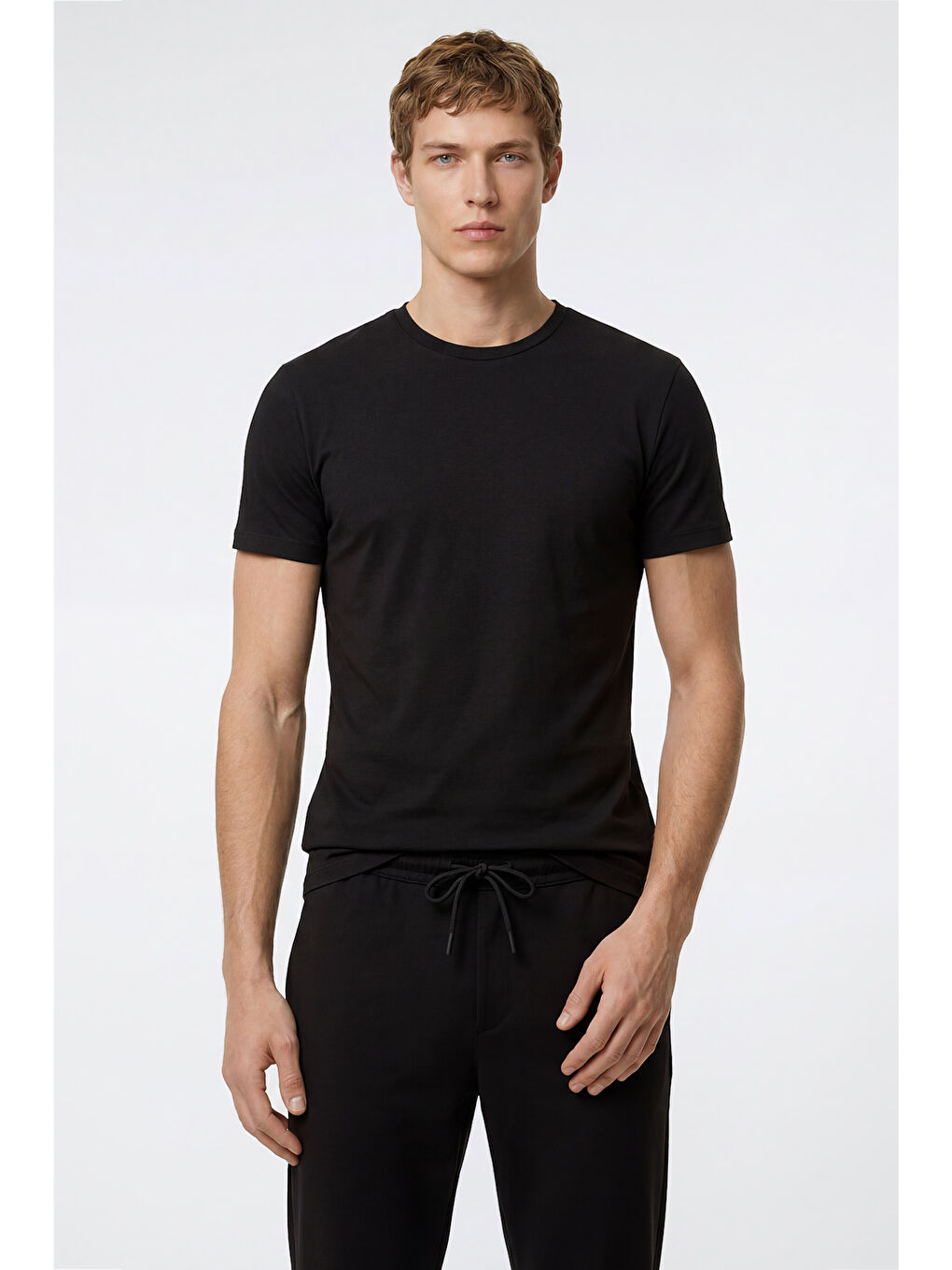 Erkek Siyah Pamuklu Slim Fit Dar Kesim Bisiklet Yaka Tişört
