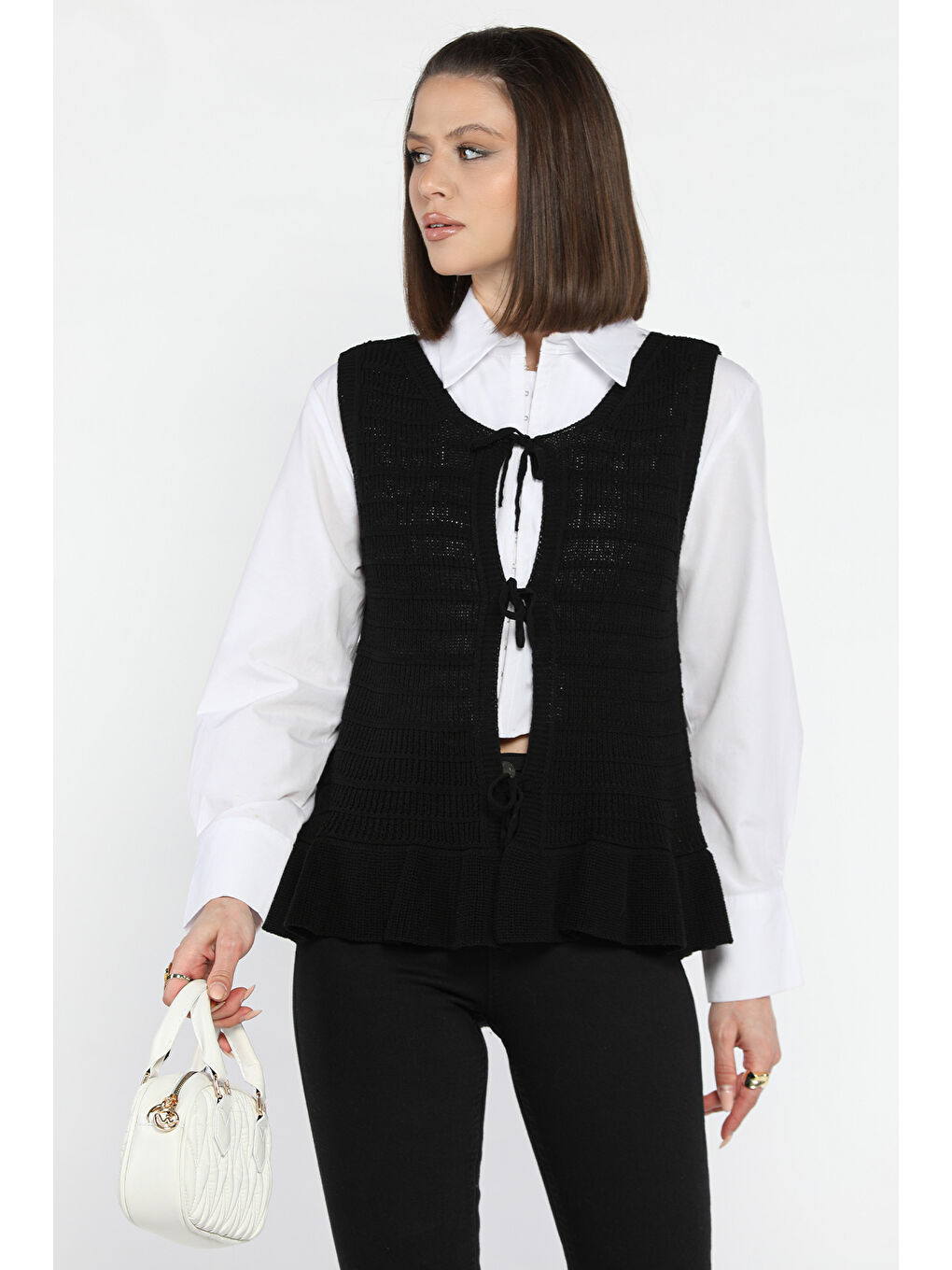 Siyah Kadın Ön Bağlamalı Fırfır Detaylı Triko Yelek-1