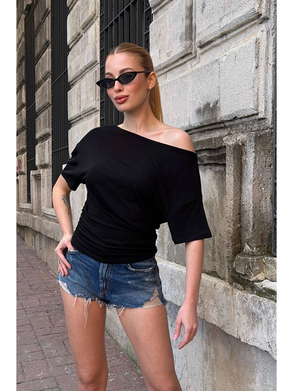 Kadın Siyah Asimetrik Bluz 412-5