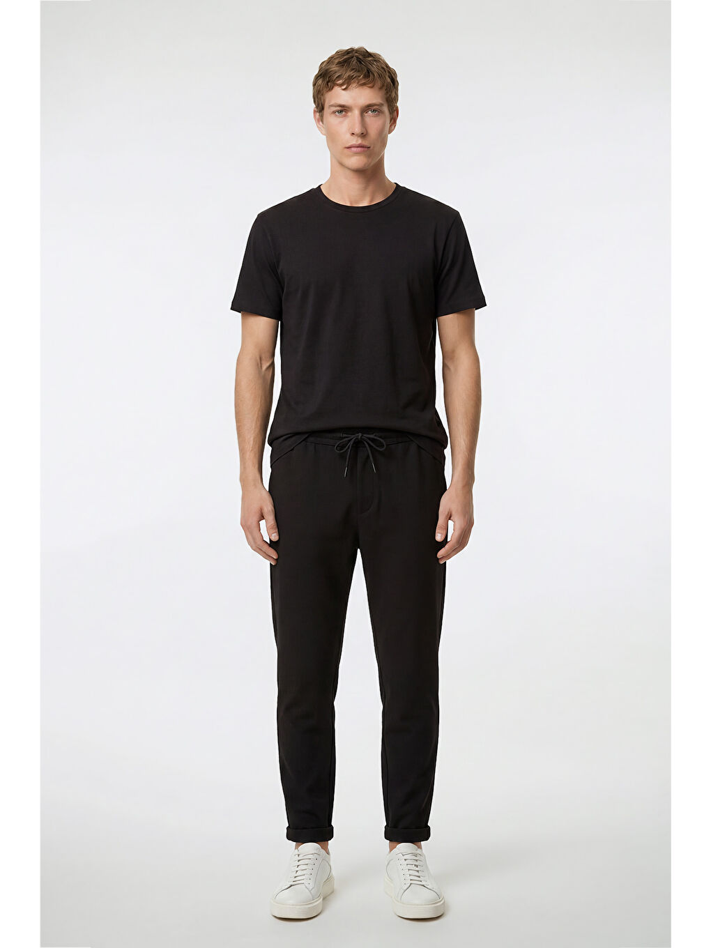Erkek Siyah Pamuklu Slim Fit Dar Kesim Bisiklet Yaka Tişört-1