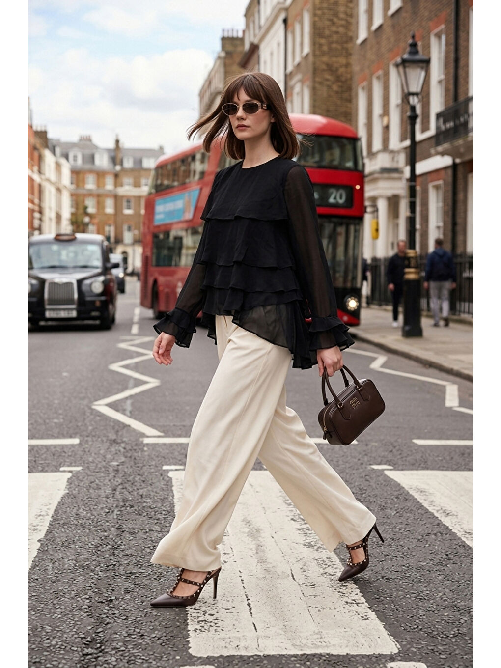 Siyah Fırfırlı Relaxed Fit Uzun Kollu Yuvarlak Bluz 6835049