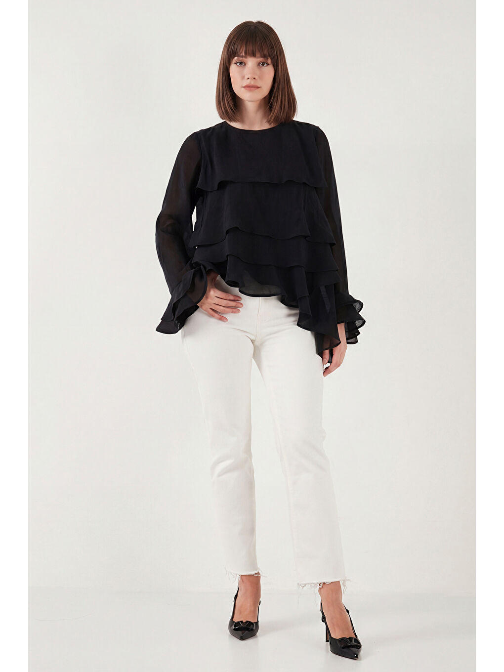 Siyah Fırfırlı Relaxed Fit Uzun Kollu Yuvarlak Bluz 6835049-3