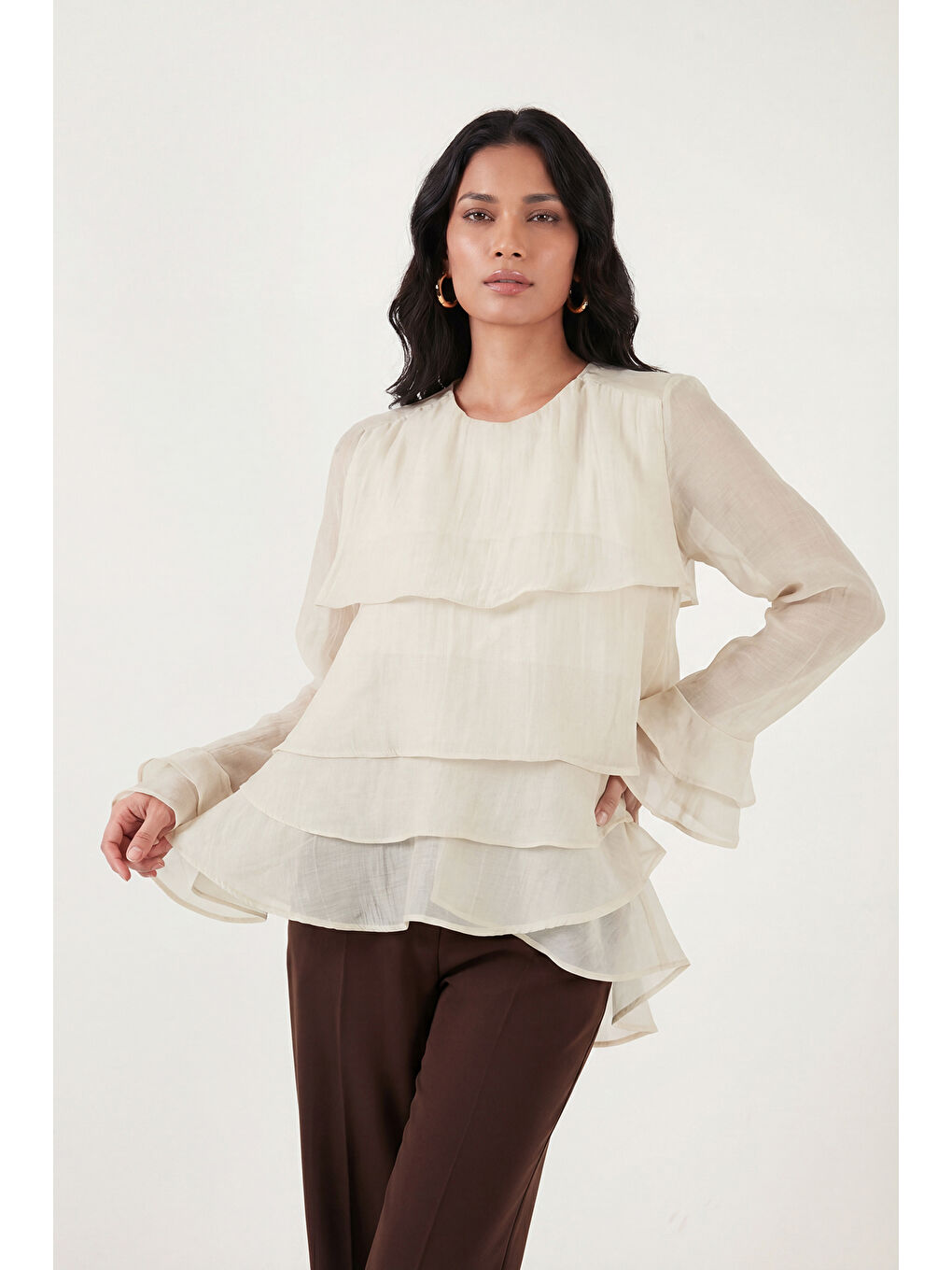 Bej Fırfırlı Relaxed Fit Uzun Kollu Yuvarlak Bluz 6835049-1