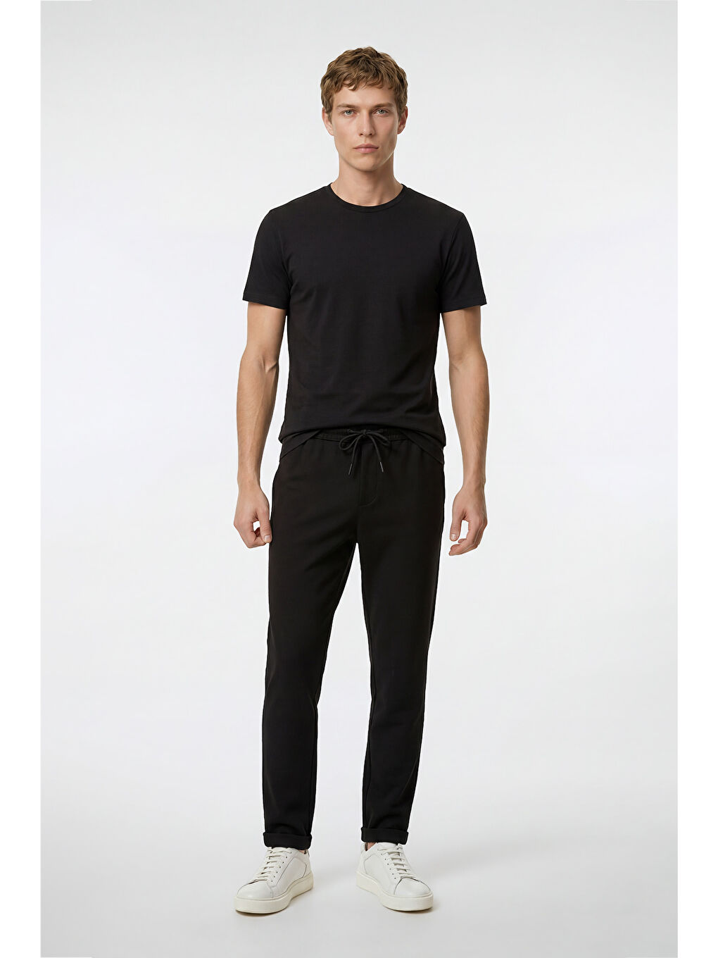 Erkek Siyah Pamuklu Slim Fit Dar Kesim Bisiklet Yaka Tişört-3