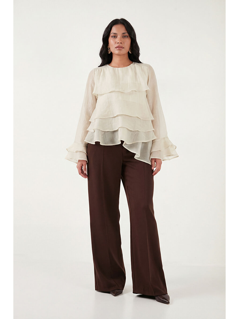 Bej Fırfırlı Relaxed Fit Uzun Kollu Yuvarlak Bluz 6835049-2