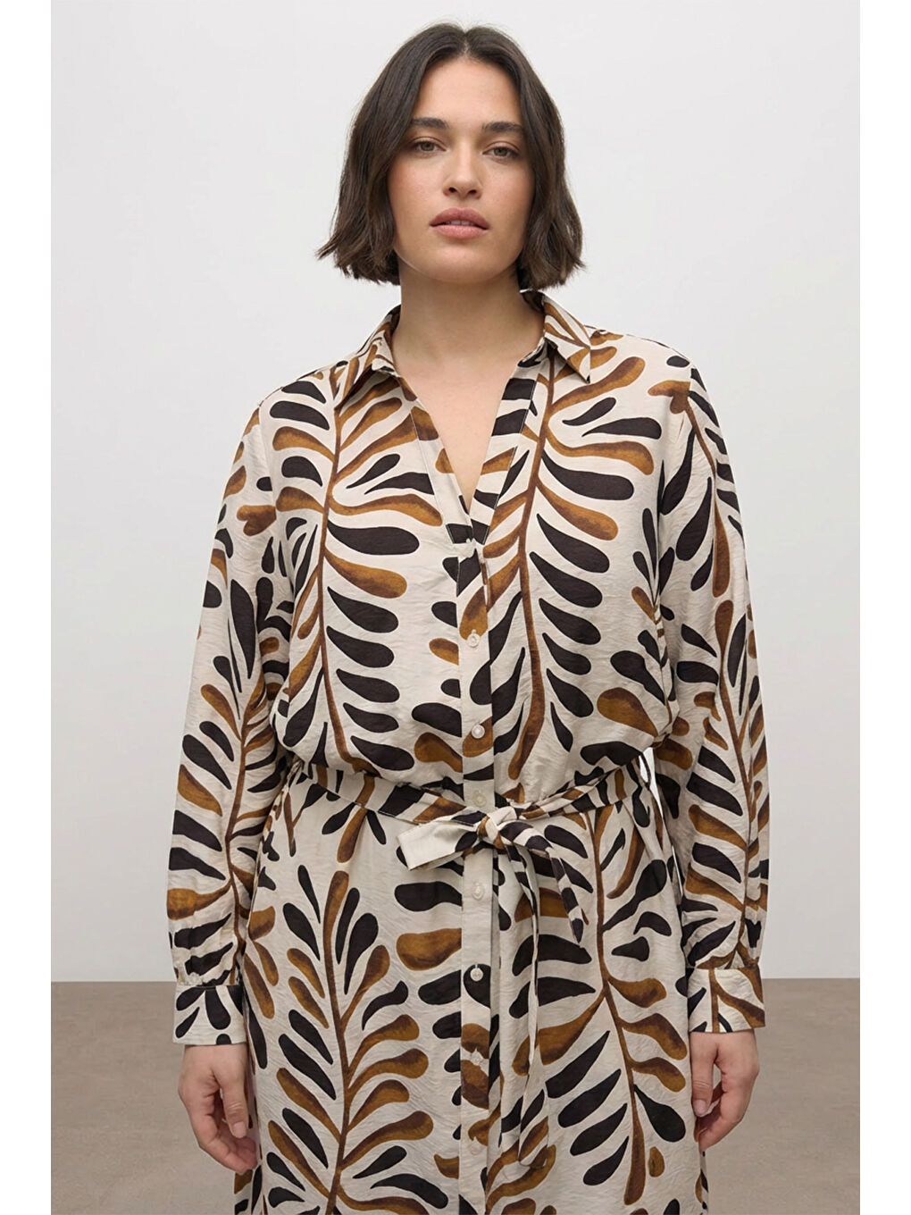 Kahverengi Kuşak Detaylı Desenli Uzun Gömlek Elbise-2