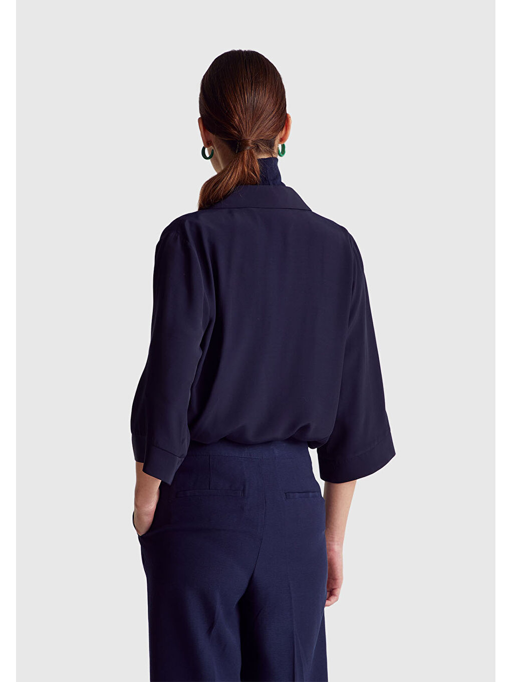 Kadın Lacivert %100 Viskoz Yarım Kol Gömlek Yaka Bluz-2