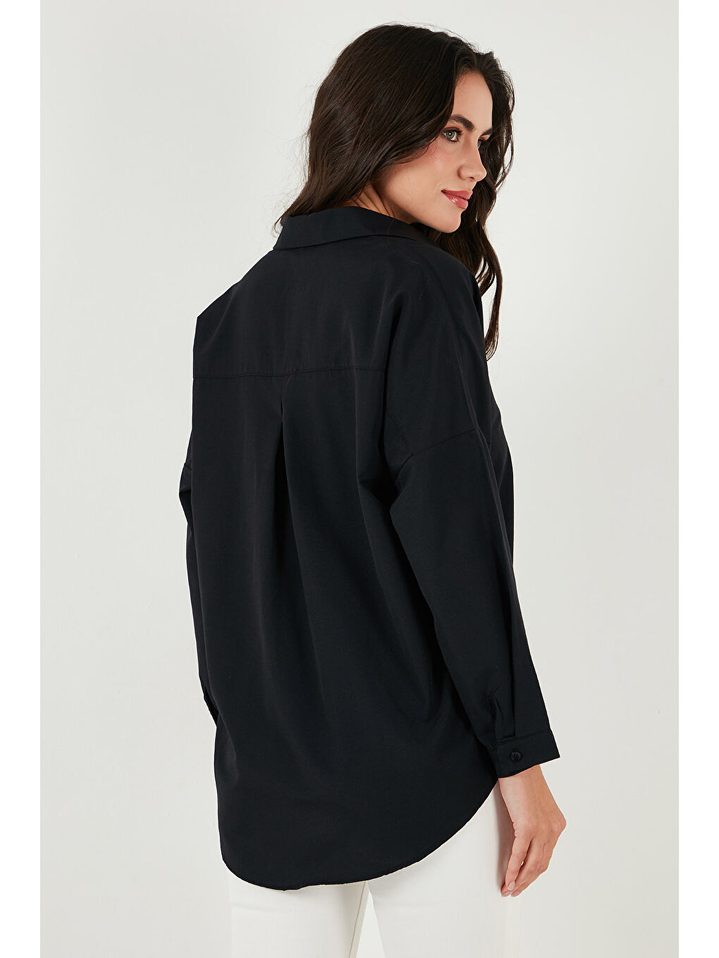 Siyah Pamuk Karışımlı Regular Fit Kadın Gömlek 6772418-6