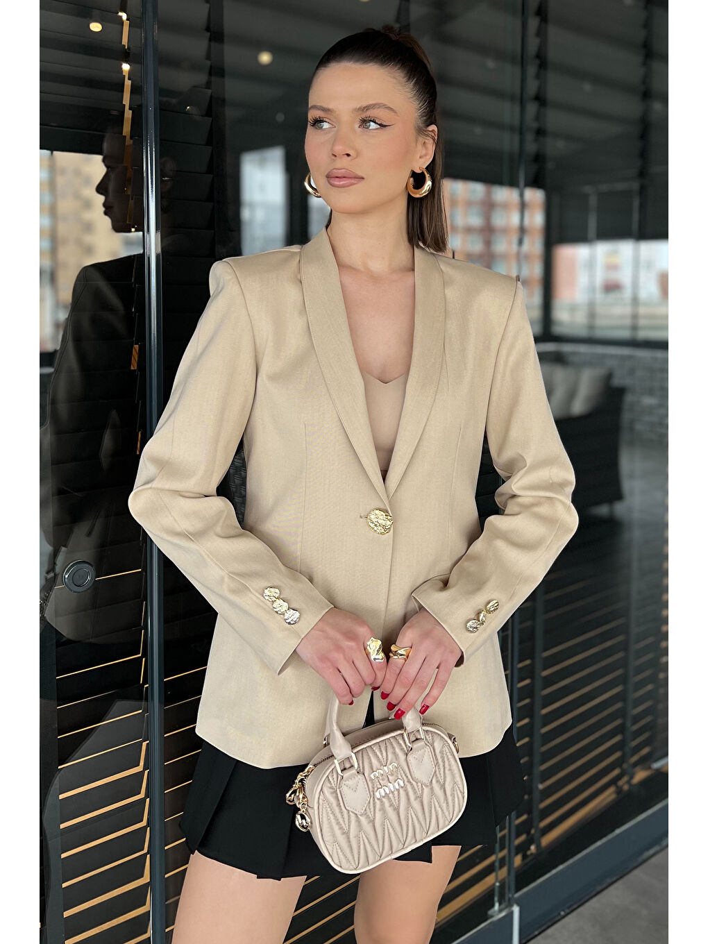 Bej Kadın Düğme Detaylı Kruvaze Yaka Blazer Ceket-1