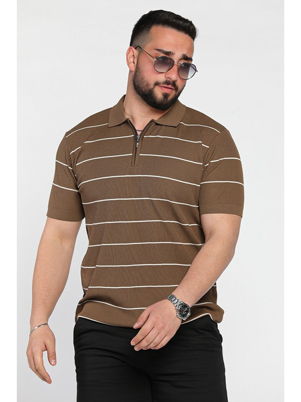 Kahverengi Erkek Polo Yaka Yarım Fermuarlı Çizgi Desenli Triko Tişört-1