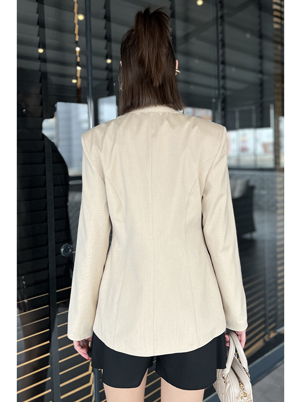 Bej Kadın Düğme Detaylı Kruvaze Yaka Blazer Ceket-2