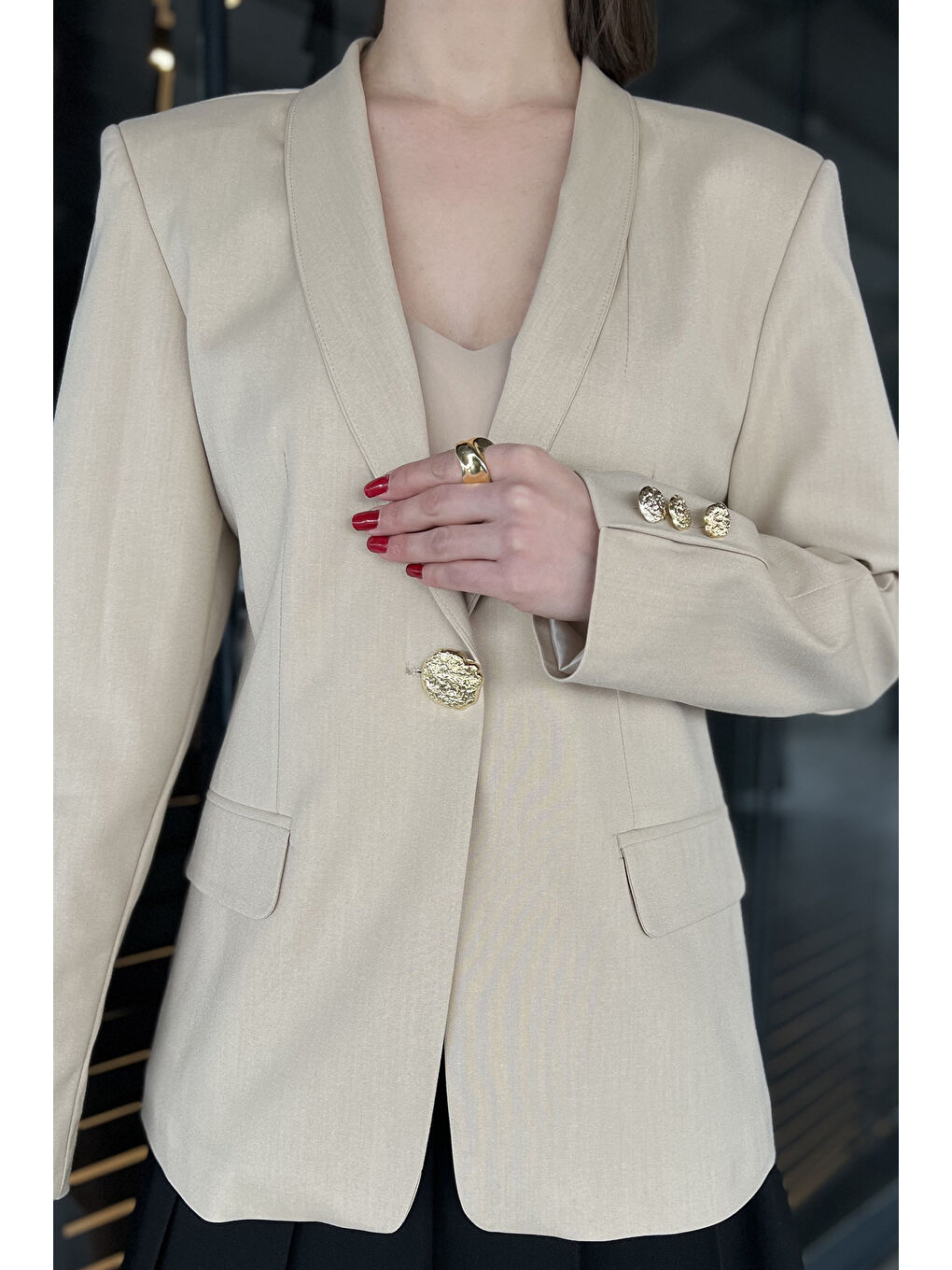 Bej Kadın Düğme Detaylı Kruvaze Yaka Blazer Ceket-3