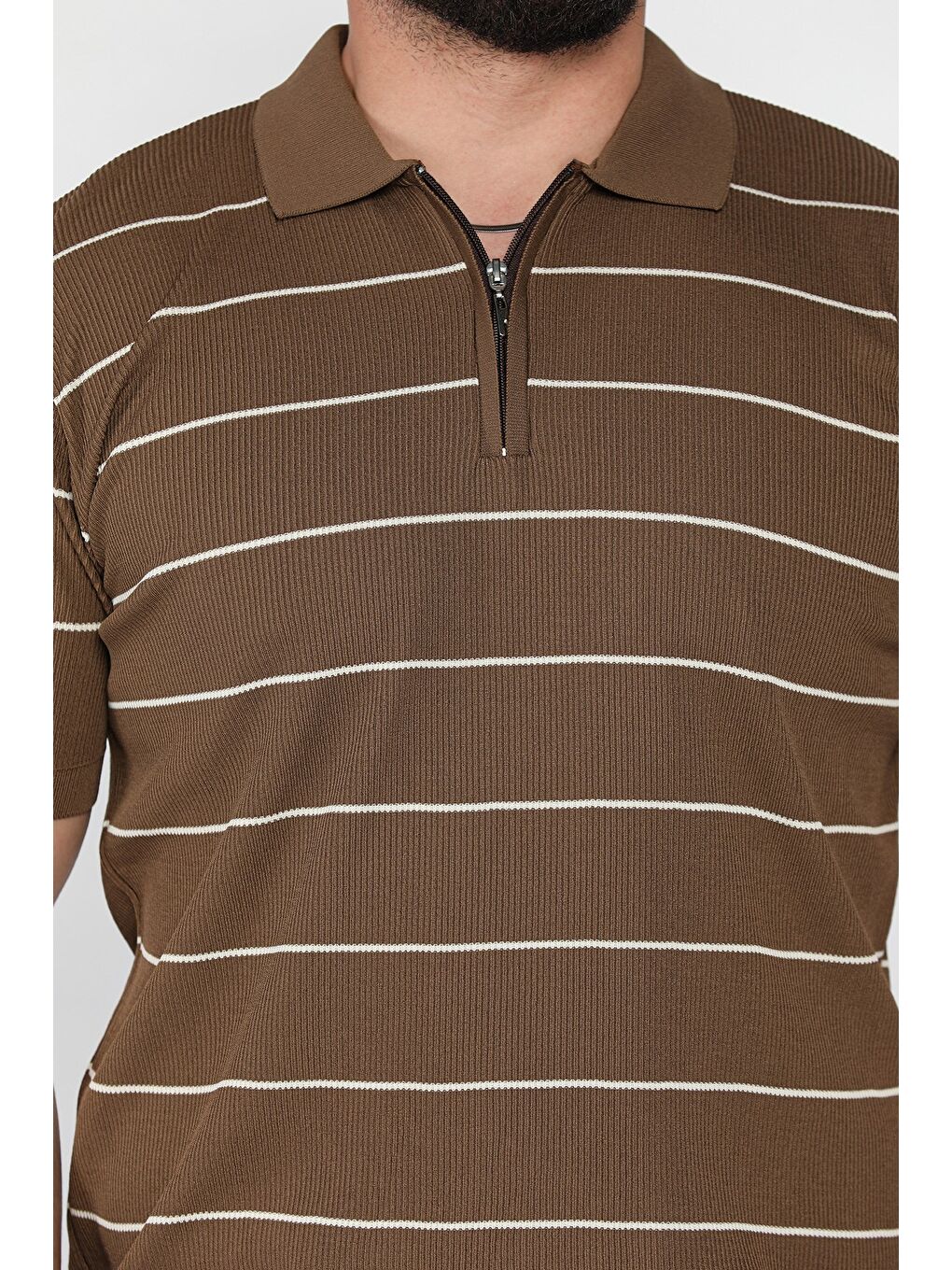 Kahverengi Erkek Polo Yaka Yarım Fermuarlı Çizgi Desenli Triko Tişört-3