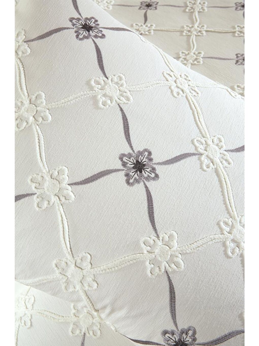 Karışık Kanola Nakışlı Şönil 2 Parça Tek Kişilik Yatak Örtüsü-4