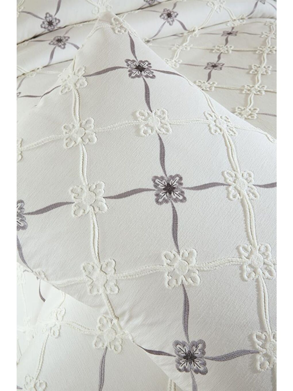 Karışık Kanola Nakışlı Şönil 2 Parça Tek Kişilik Yatak Örtüsü-5