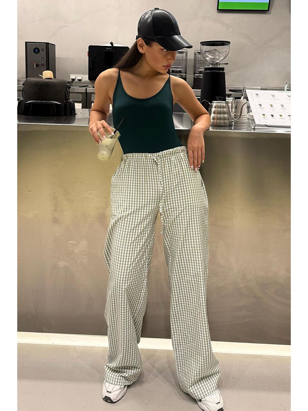 Açık Yeşil Pötikareli Bol Paça Kadın Pantolon Mg2335