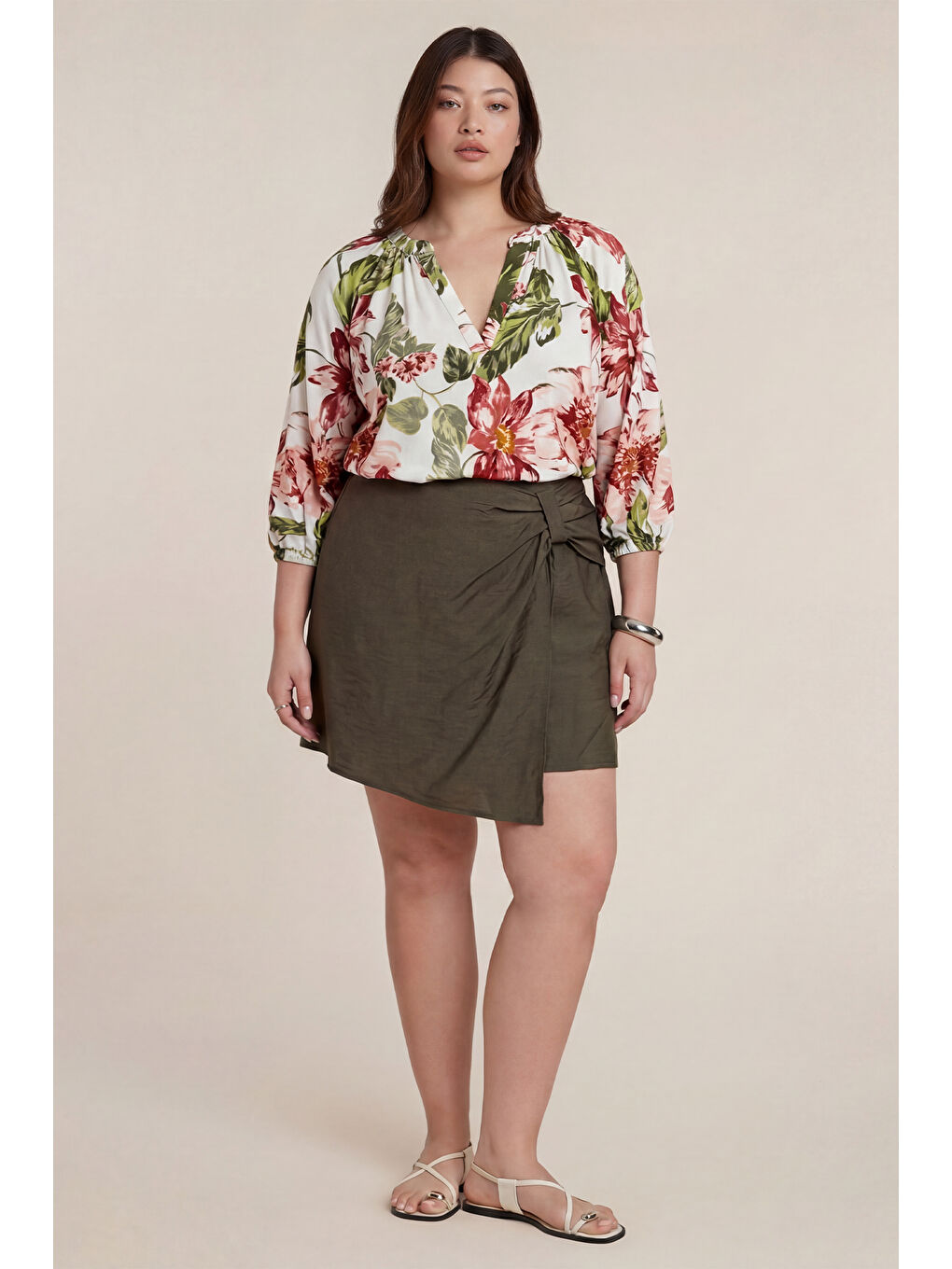 Haki V Yaka Büzgü Detaylı Örme Bluz-3