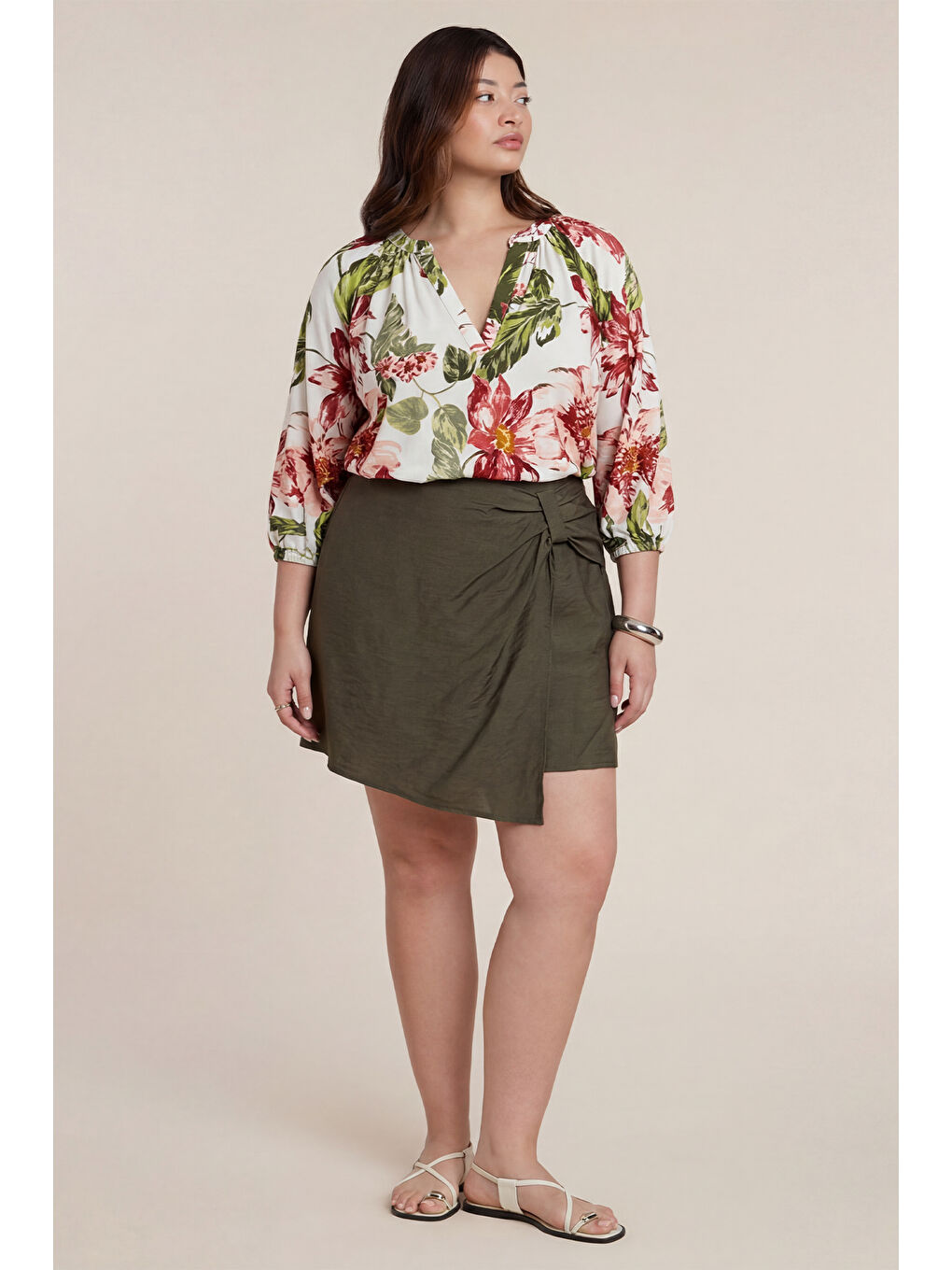 Haki V Yaka Büzgü Detaylı Örme Bluz-4