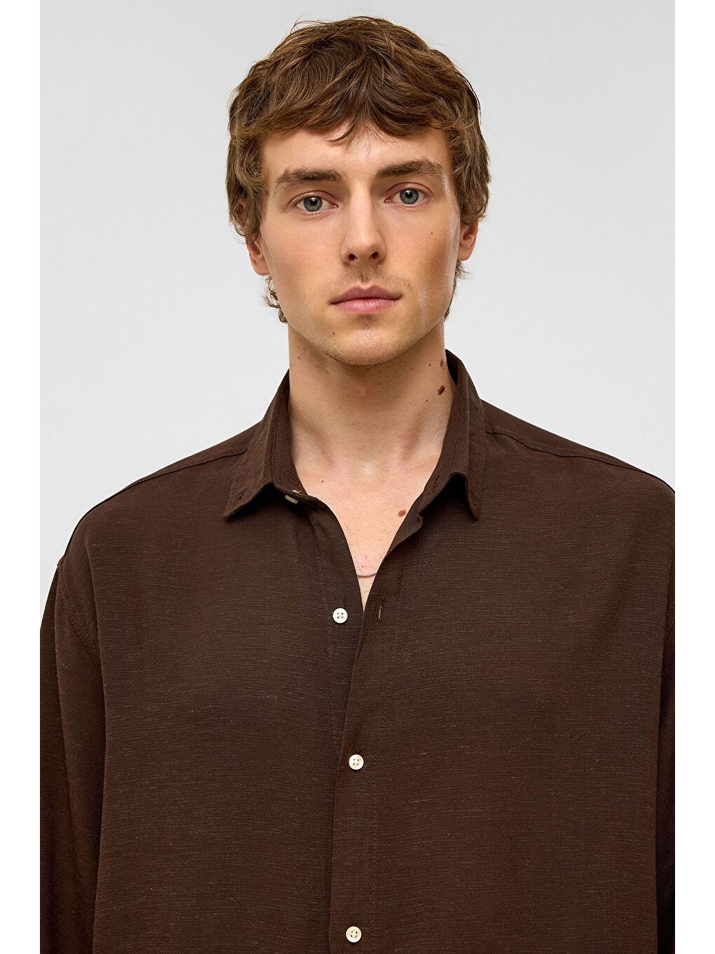 Kahverengi Oversize Uzun Kollu Keten Gömlek Kahve-3