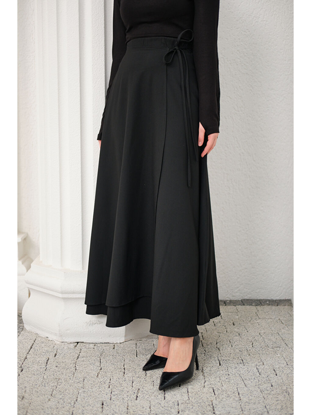 Kadın Yırtmaç Detay Kurdeleli Etek Siyah-4