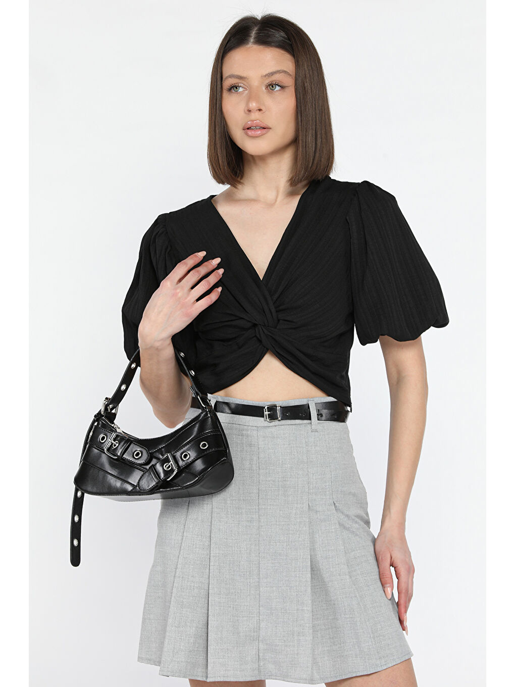 Siyah Kadın Ön Düğüm Detaylı Yan Fermuarlı Balon Kol Crop Top Bluz-1