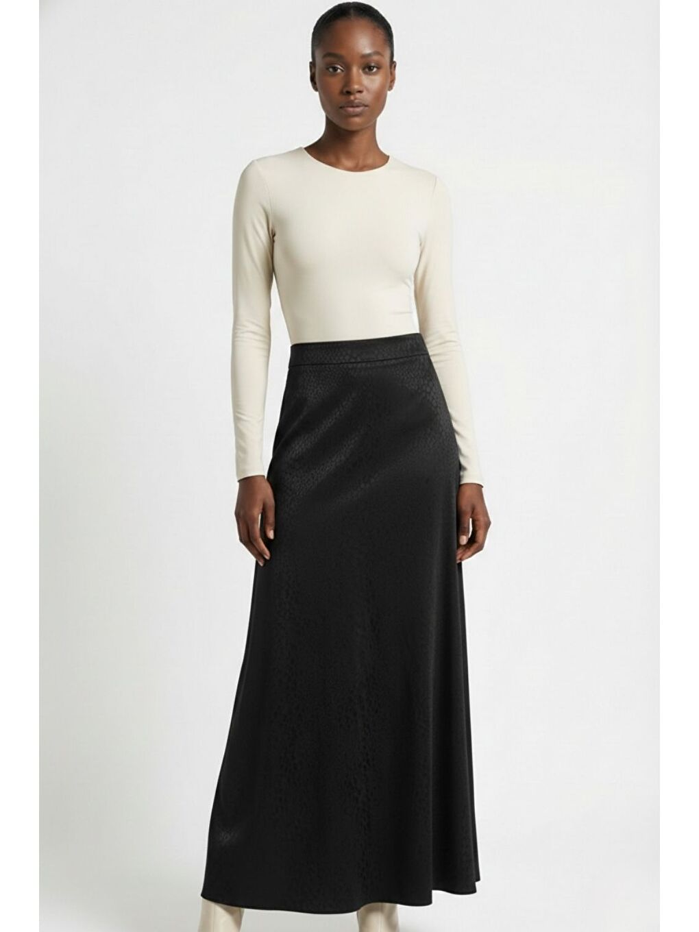 Jakarlı Siyah Maksi Etek