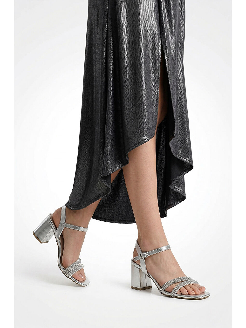 Gri Kadın GÜMÜŞ Bilekten Bağlı Orta Kalın Topuklu Çift Bantlı Sandalet-2