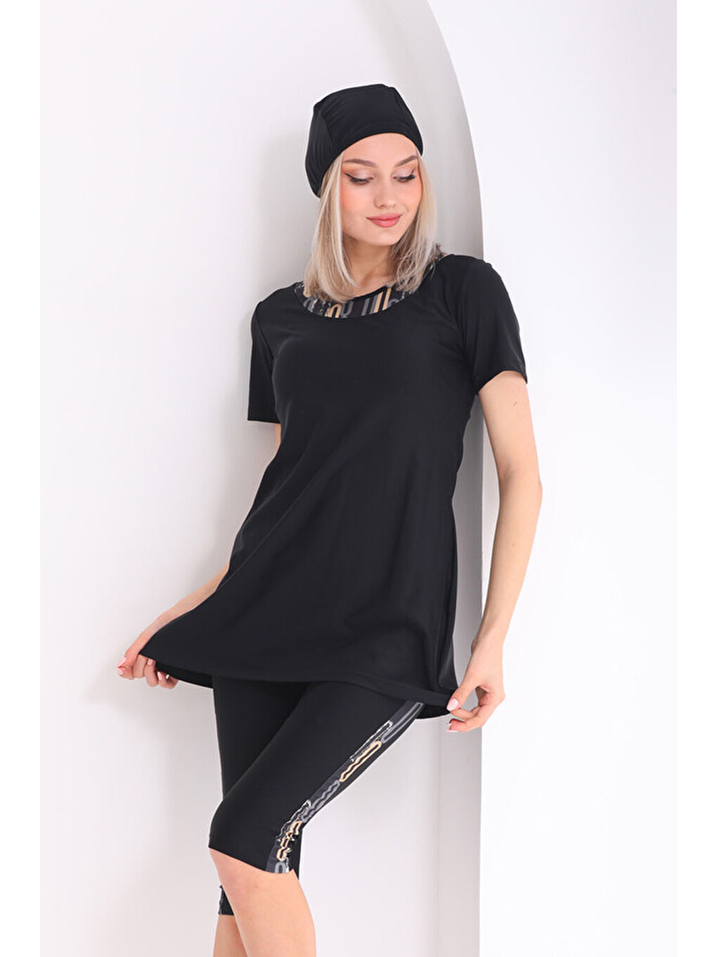 Elastanlı Yarı Kapalı Mayo 2416 Amber Siyah