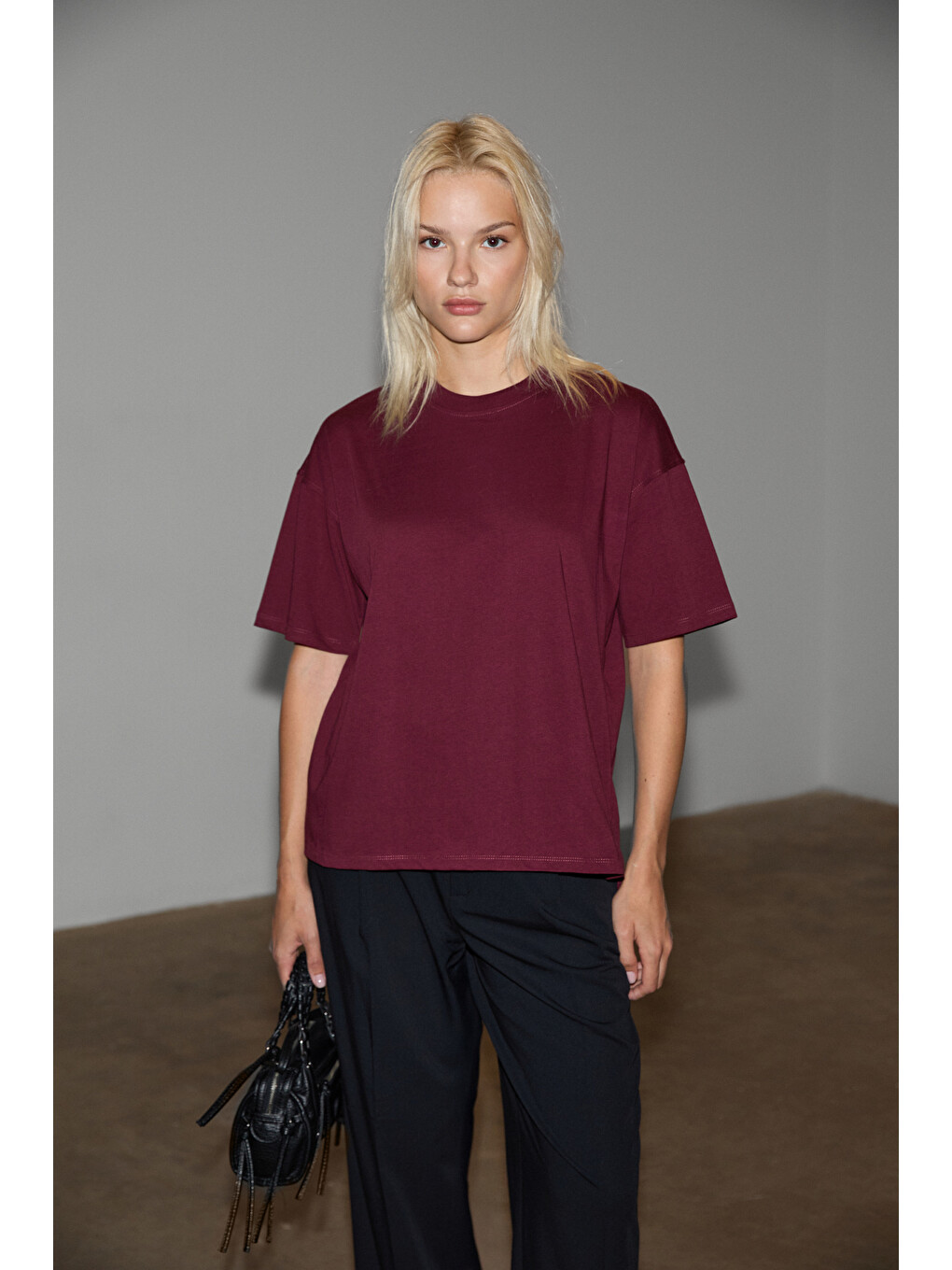 Bordo Jemmy Kadın %100 Organik Pamuk Relaxed Fit Yırtmaçlı Yuvarlak Yakalı BORDO T-Shirt-2