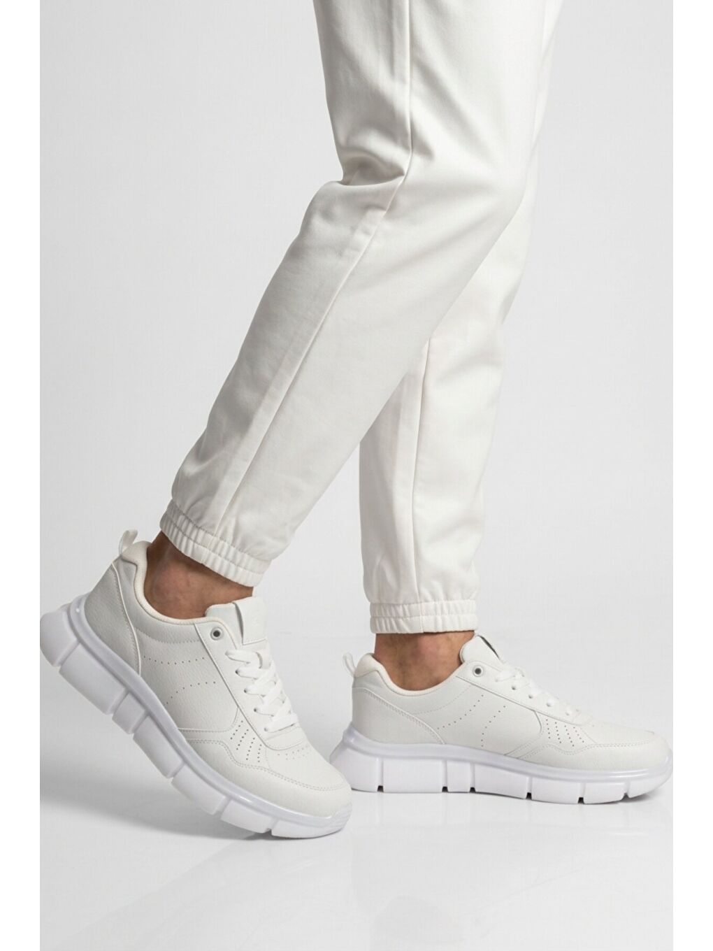 Beyaz Bağcıklı Hafif Esnek Erkek Sneaker BST-2016 M