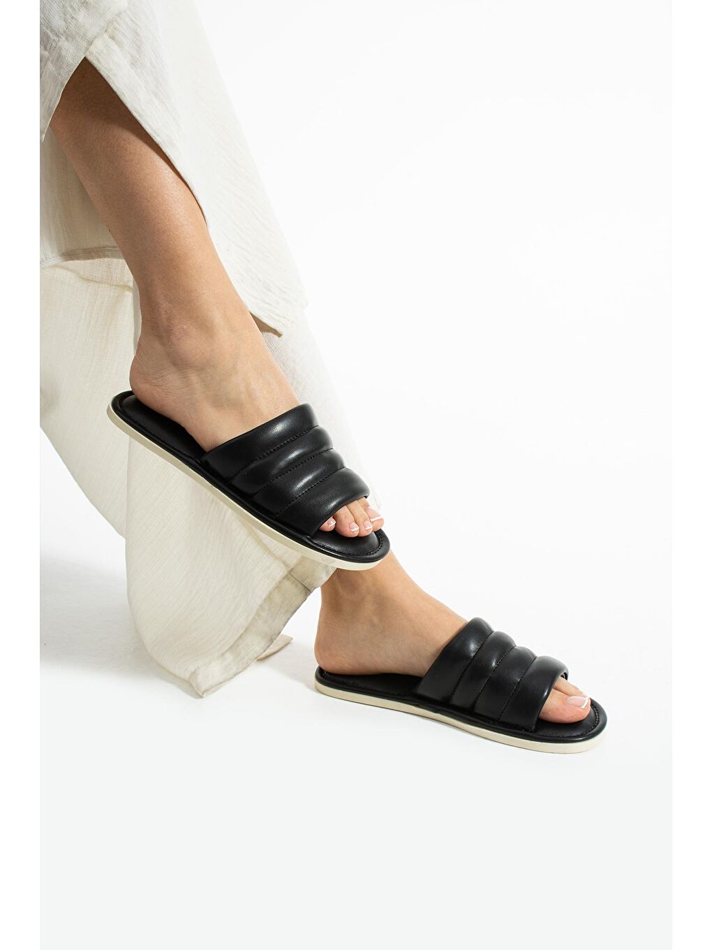 Siyah PAMELA Kadın Terlik Dış Mekan Havuz Deniz Plaj Terliği Ev Terliği