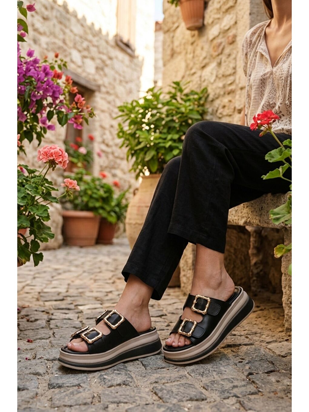 Siyah Hafif Yumuşak Taban Kadın Terlik 457303 Z-2