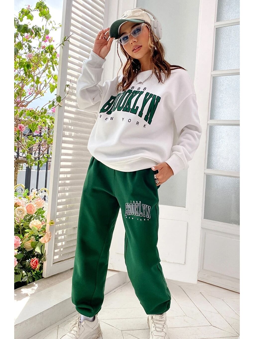 Unisex Yeşil Beyaz Bisiklet Yaka Brooklyn Baskılı Alt-Üst Eşofman Takımı