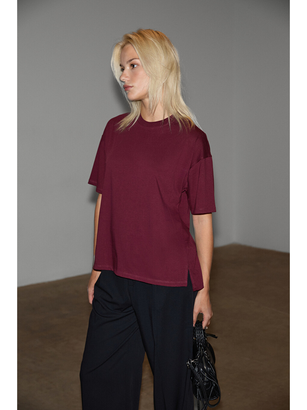 Bordo Jemmy Kadın %100 Organik Pamuk Relaxed Fit Yırtmaçlı Yuvarlak Yakalı BORDO T-Shirt-4